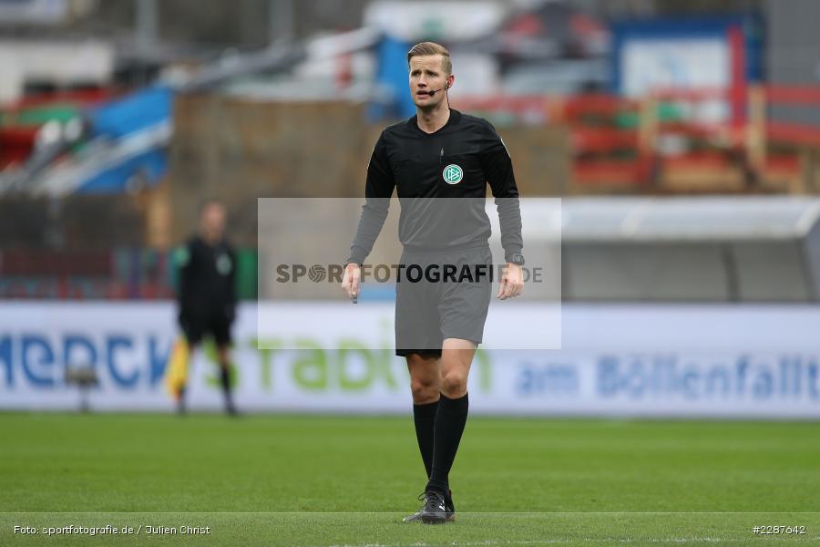 Schiedsrichter, Arne Aarnink, Merck-Stadion, Darmstadt, 24.01.2021, DFL, sport, action, Fussball, Deutschland, Januar 2021, Saison 2020/2021, KSV, D98, Bundesliga, 2. Bundesliga, Holstein Kiel, SV Darmstadt 98 - Bild-ID: 2287642 Schiedsrichter, Arne Aarnink, Merck-Stadion, Darmstadt, 24.01.2021, DFL, sport, action, Fussball, Deutschland, Januar 2021, Saison 2020/2021, KSV, D98, Bundesliga, 2. Bundesliga, Holstein Kiel, SV Darmstadt 98 - Bild-ID: 2287642