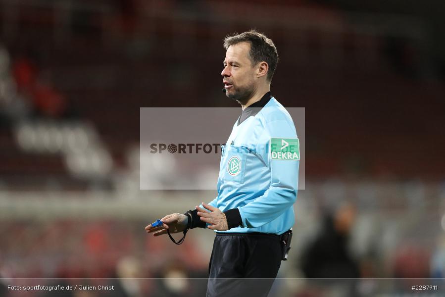 Württembergischer FV, Schiedsrichter, Markus Schmidt, FLYERALARM Arena, Würzburg, 29.01.2021, DFL, sport, action, Fussball, Deutschland, Januar 2021, Saison 2020/2021, F95, FWK, Bundesliga, 2. Bundesliga, Fortuna Düsseldorf, FC Würzburger Kickers - Bild-ID: 2287911 Württembergischer FV, Schiedsrichter, Markus Schmidt, FLYERALARM Arena, Würzburg, 29.01.2021, DFL, sport, action, Fussball, Deutschland, Januar 2021, Saison 2020/2021, F95, FWK, Bundesliga, 2. Bundesliga, Fortuna Düsseldorf, FC Würzburger Kickers - Bild-ID: 2287911