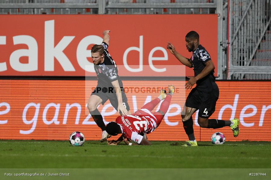 Kevin Danso, Rouwen Hennings, Frank Ronstadt, FLYERALARM Arena, Würzburg, 29.01.2021, DFL, sport, action, Fussball, Deutschland, Januar 2021, Saison 2020/2021, F95, FWK, Bundesliga, 2. Bundesliga, Fortuna Düsseldorf, FC Würzburger Kickers - Bild-ID: 2287944 Kevin Danso, Rouwen Hennings, Frank Ronstadt, FLYERALARM Arena, Würzburg, 29.01.2021, DFL, sport, action, Fussball, Deutschland, Januar 2021, Saison 2020/2021, F95, FWK, Bundesliga, 2. Bundesliga, Fortuna Düsseldorf, FC Würzburger Kickers - Bild-ID: 2287944