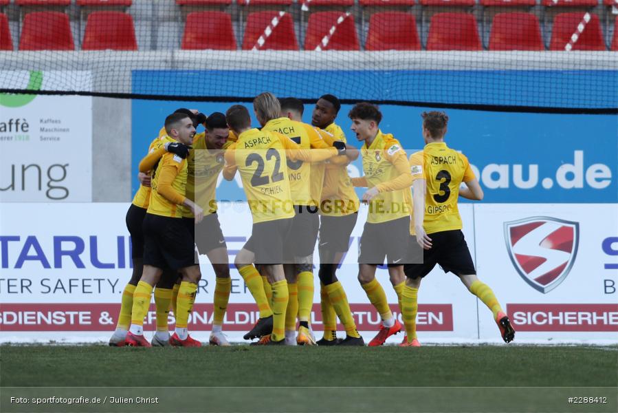 Ken Martin Gipson, Sebastian Schiek, Jonas Brändle, Torjubel, Marvin Cuni, sport, action, Sparda-Bank-Hessen-Stadion, Saison 2020/2021, SG Sonnenhof Großaspach, Regionalliga Südwest, Regionalliga, Offenbach, OFC, Kickers Offenbach, Fussball, Februar 2021, Deutschland, DFL, 4. Liga, 13.02.2021 - Bild-ID: 2288412