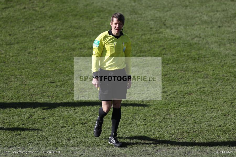 Schiedsrichter, Patrick Ittrich, Merck-Stadion, Darmstadt, 14.02.2021, DFL, sport, action, Fussball, Deutschland, Februar 2021, Saison 2020/2021, OSN, D98, Bundesliga, 2. Bundesliga, VfL Osnabrück, SV Darmstadt 98 - Bild-ID: 2288552