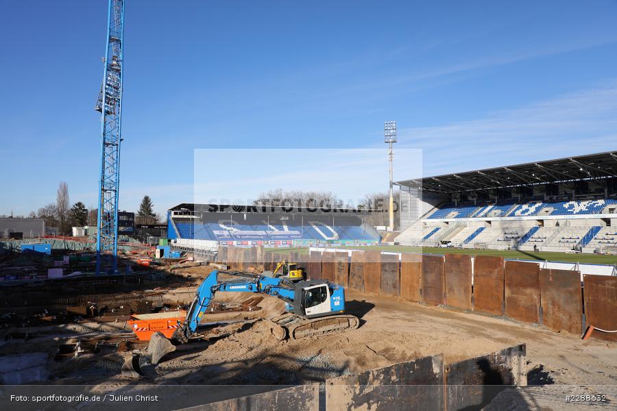 Kran, Haupttribüne, Gegengerade, Innenraum, Jonathan-Heimes-Stadion, Baustelle, Merck-Stadion, Darmstadt, 14.02.2021, DFL, sport, action, Fussball, Deutschland, Februar 2021, Saison 2020/2021, OSN, D98, Bundesliga, 2. Bundesliga, VfL Osnabrück, SV Darmstadt 98 - Bild-ID: 2288632