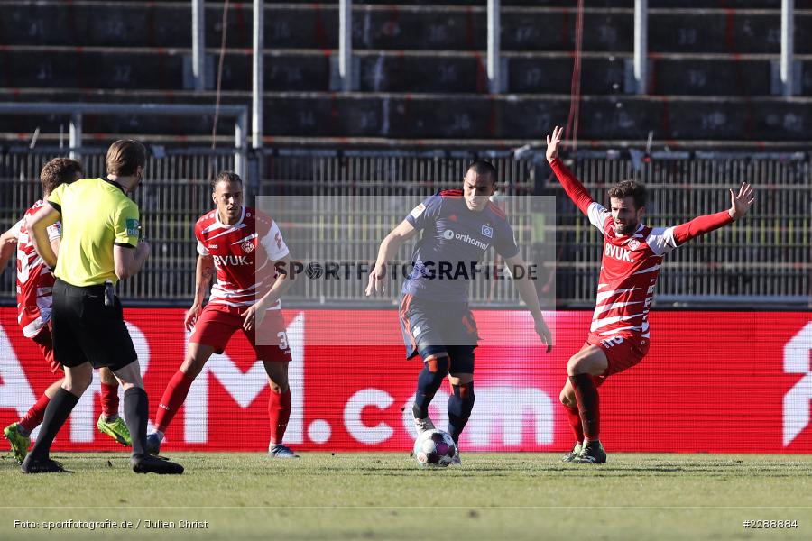Sven Waschitzki, Schiedsrichter, Rolf Feltscher, Daniel Hägele, Bobby Wood, FLYERALARM Arena, Würzburg, 21.02.2021, DFL, sport, action, Fussball, Deutschland, Februar 2021, Saison 2020/2021, HSV, FWK, Bundesliga, 2. Bundesliga, Hamburger SV, FC Würzburger Kickers - Bild-ID: 2288884 Sven Waschitzki, Schiedsrichter, Rolf Feltscher, Daniel Hägele, Bobby Wood, FLYERALARM Arena, Würzburg, 21.02.2021, DFL, sport, action, Fussball, Deutschland, Februar 2021, Saison 2020/2021, HSV, FWK, Bundesliga, 2. Bundesliga, Hamburger SV, FC Würzburger Kickers - Bild-ID: 2288884