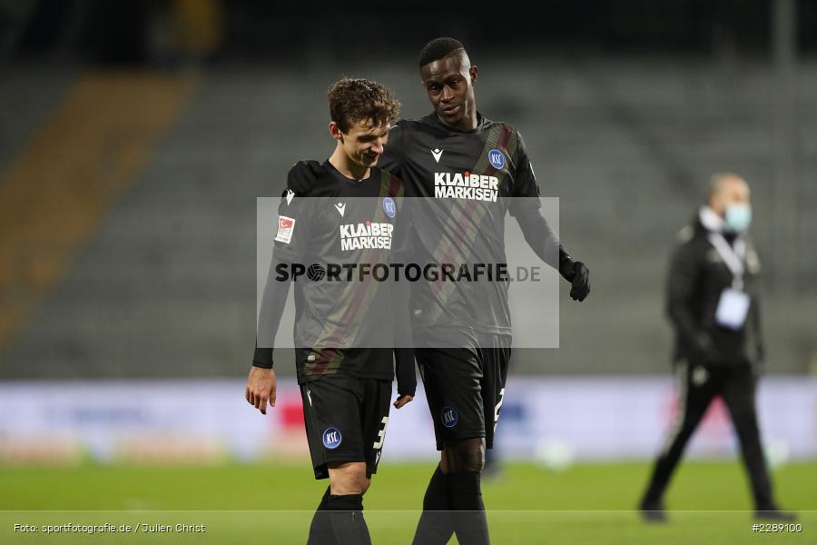 Benjamin Goller, Gut gelaunt, Emotionen, Dialog, Babacar Guèye, Merck-Stadion, Darmstadt, 26.02.2021, DFL, sport, action, Fussball, Deutschland, Februar 2021, Saison 2020/2021, KSC, SVD, Bundesliga, 2. Bundesliga, Karlsruher SC, SV Darmstadt 98 - Bild-ID: 2289100 Benjamin Goller, Gut gelaunt, Emotionen, Dialog, Babacar Guèye, Merck-Stadion, Darmstadt, 26.02.2021, DFL, sport, action, Fussball, Deutschland, Februar 2021, Saison 2020/2021, KSC, SVD, Bundesliga, 2. Bundesliga, Karlsruher SC, SV Darmstadt 98 - Bild-ID: 2289100