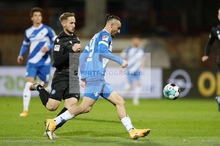 Serdar Dursun, Christoph Kobald, Merck-Stadion, Darmstadt, 26.02.2021, DFL, sport, action, Fussball, Deutschland, Februar 2021, Saison 2020/2021, KSC, SVD, Bundesliga, 2. Bundesliga, Karlsruher SC, SV Darmstadt 98 - Bild-ID: 2289142 Serdar Dursun, Christoph Kobald, Merck-Stadion, Darmstadt, 26.02.2021, DFL, sport, action, Fussball, Deutschland, Februar 2021, Saison 2020/2021, KSC, SVD, Bundesliga, 2. Bundesliga, Karlsruher SC, SV Darmstadt 98 - Bild-ID: 2289142
