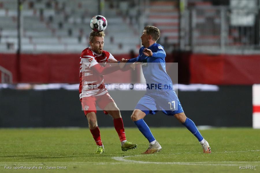 Konstantin Kerschbaumer, Martin Hašek, FLYERALARM Arena, Würzburg, 05.03.2021, DFL, sport, action, Fussball, Deutschland, März 2021, Saison 2020/2021, FCH, FWK, Bundesliga, 2. Bundesliga, FC Heidenheim 1846, FC Würzburger Kickers - Bild-ID: 2289337