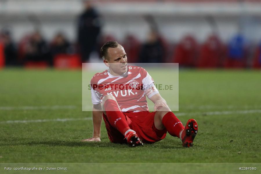 am Boden, verletzt, Arne Feick, FLYERALARM Arena, Würzburg, 05.03.2021, DFL, sport, action, Fussball, Deutschland, März 2021, Saison 2020/2021, FCH, FWK, Bundesliga, 2. Bundesliga, FC Heidenheim 1846, FC Würzburger Kickers - Bild-ID: 2289380