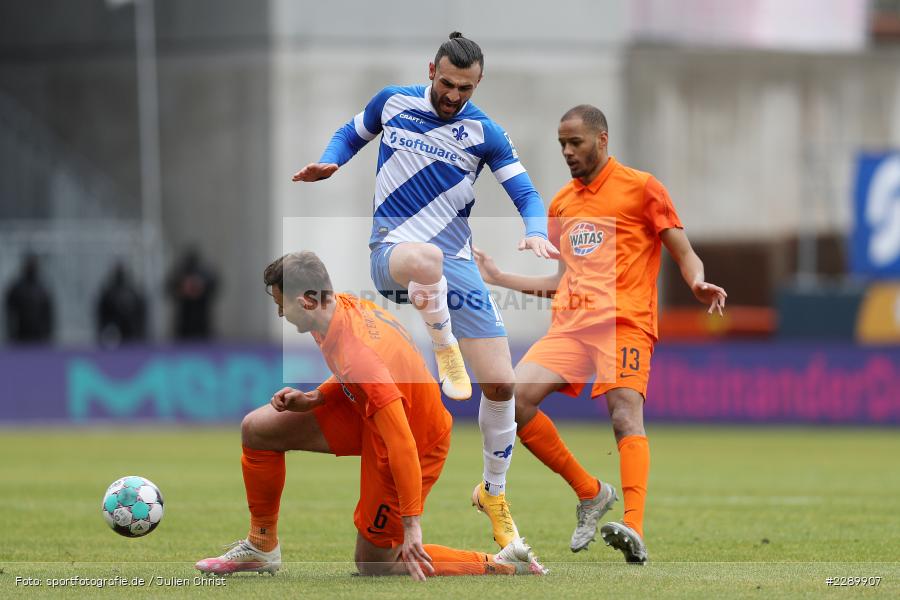 Louis Samson, Florian Ballas, Serdar Dursun, Merck-Stadion, Darmstadt, 13.03.2021, DFL, sport, action, Fussball, Deutschland, März 2021, Saison 2020/2021, FCE, D98, Bundesliga, 2. Bundesliga, FC Erzgebirge Aue, SV Darmstadt 98 - Bild-ID: 2289907