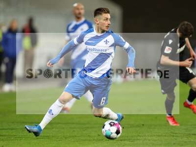 Fotos von SV Darmstadt 98 - Karlsruher SC auf sportfotografie.de