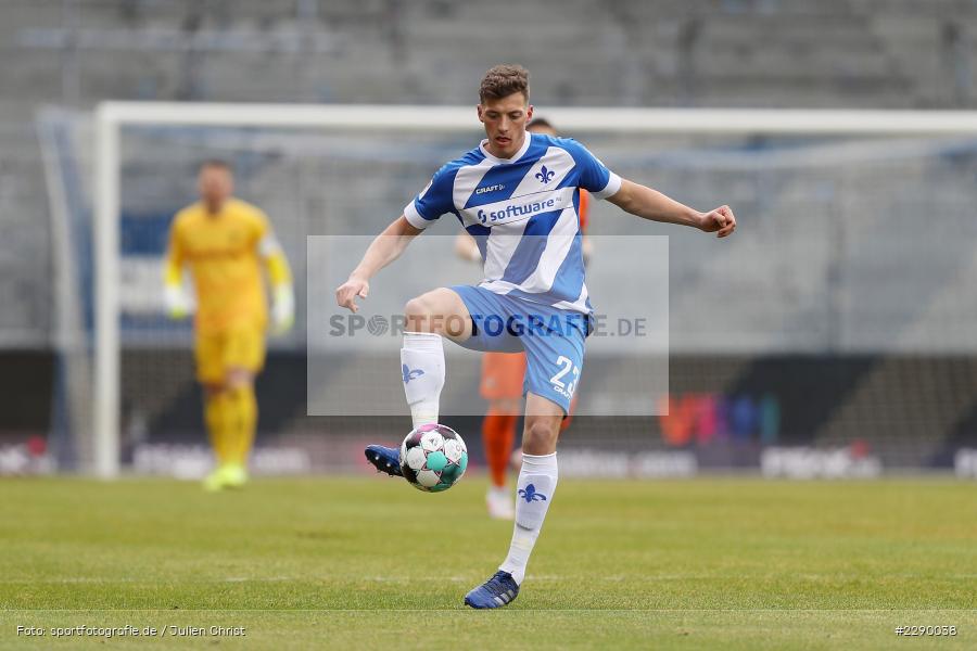 Ballmitnahme, Nicolai Rapp, Merck-Stadion, Darmstadt, 13.03.2021, DFL, sport, action, Fussball, Deutschland, März 2021, Saison 2020/2021, FCE, D98, Bundesliga, 2. Bundesliga, FC Erzgebirge Aue, SV Darmstadt 98 - Bild-ID: 2290038 Ballmitnahme, Nicolai Rapp, Merck-Stadion, Darmstadt, 13.03.2021, DFL, sport, action, Fussball, Deutschland, März 2021, Saison 2020/2021, FCE, D98, Bundesliga, 2. Bundesliga, FC Erzgebirge Aue, SV Darmstadt 98 - Bild-ID: 2290038