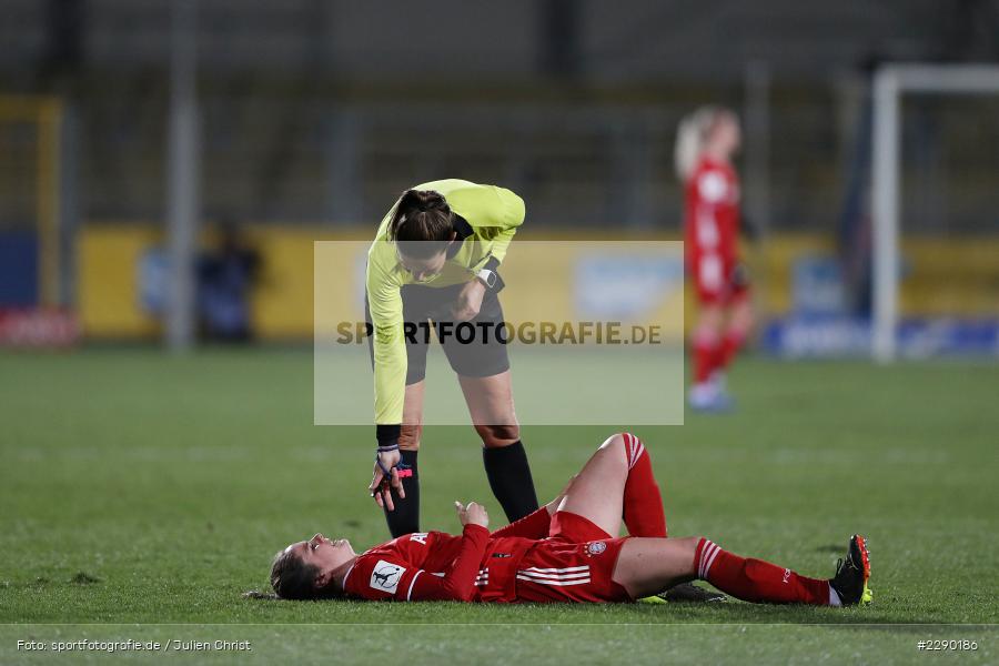 Schiedsrichter, Sarah Zadrazil, Nadine Westerhoff, Dietmar-Hopp-Stadion, Sinsheim, 19.03.2021, DFL, sport, action, Fussball, Deutschland, März 2021, Saison 2020/2021, FCB, TSG, Frauen, Viertelfinale, DFB-Pokal, DFB, FC Bayern München, TSG 1899 Hoffenheim - Bild-ID: 2290186 Schiedsrichter, Sarah Zadrazil, Nadine Westerhoff, Dietmar-Hopp-Stadion, Sinsheim, 19.03.2021, DFL, sport, action, Fussball, Deutschland, März 2021, Saison 2020/2021, FCB, TSG, Frauen, Viertelfinale, DFB-Pokal, DFB, FC Bayern München, TSG 1899 Hoffenheim - Bild-ID: 2290186