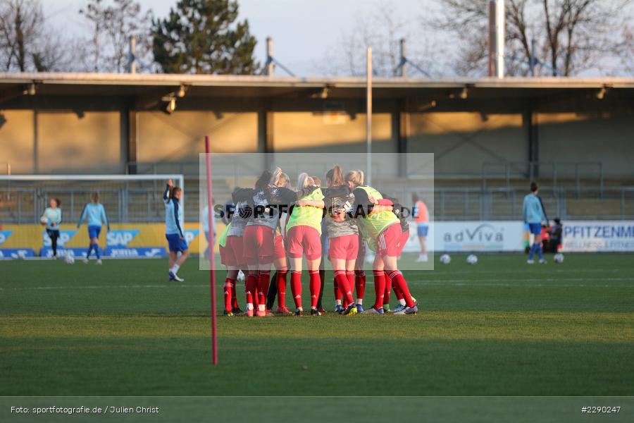 Mannschaftskreis, Dietmar-Hopp-Stadion, Sinsheim, 20.03.2021, DFL, sport, action, Fussball, Deutschland, März 2021, Saison 2020/2021, FCB, TSG, Frauen, Viertelfinale, DFB-Pokal, DFB, FC Bayern München, TSG 1899 Hoffenheim - Bild-ID: 2290247 Mannschaftskreis, Dietmar-Hopp-Stadion, Sinsheim, 20.03.2021, DFL, sport, action, Fussball, Deutschland, März 2021, Saison 2020/2021, FCB, TSG, Frauen, Viertelfinale, DFB-Pokal, DFB, FC Bayern München, TSG 1899 Hoffenheim - Bild-ID: 2290247