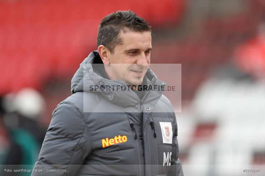 Trainer, Mersad Selimbegovic, FLYERALARM Arena, Würzburg, 21.03.2021, DFL, sport, action, Fussball, Deutschland, März 2021, Saison 2020/2021, SSV, FWK, Bundesliga, 2. Bundesliga, SSV Jahn Regensburg, FC Würzburger Kickers - Bild-ID: 2290289 Trainer, Mersad Selimbegovic, FLYERALARM Arena, Würzburg, 21.03.2021, DFL, sport, action, Fussball, Deutschland, März 2021, Saison 2020/2021, SSV, FWK, Bundesliga, 2. Bundesliga, SSV Jahn Regensburg, FC Würzburger Kickers - Bild-ID: 2290289