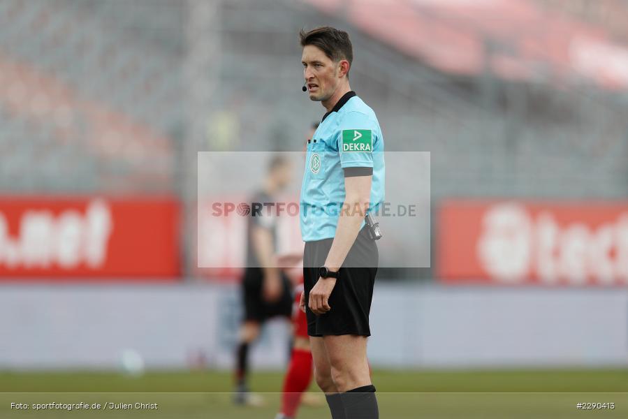 Schiedsrichter, Dr. Matthias Jöllenbeck, FLYERALARM Arena, Würzburg, 21.03.2021, DFL, sport, action, Fussball, Deutschland, März 2021, Saison 2020/2021, SSV, FWK, Bundesliga, 2. Bundesliga, SSV Jahn Regensburg, FC Würzburger Kickers - Bild-ID: 2290413 Schiedsrichter, Dr. Matthias Jöllenbeck, FLYERALARM Arena, Würzburg, 21.03.2021, DFL, sport, action, Fussball, Deutschland, März 2021, Saison 2020/2021, SSV, FWK, Bundesliga, 2. Bundesliga, SSV Jahn Regensburg, FC Würzburger Kickers - Bild-ID: 2290413