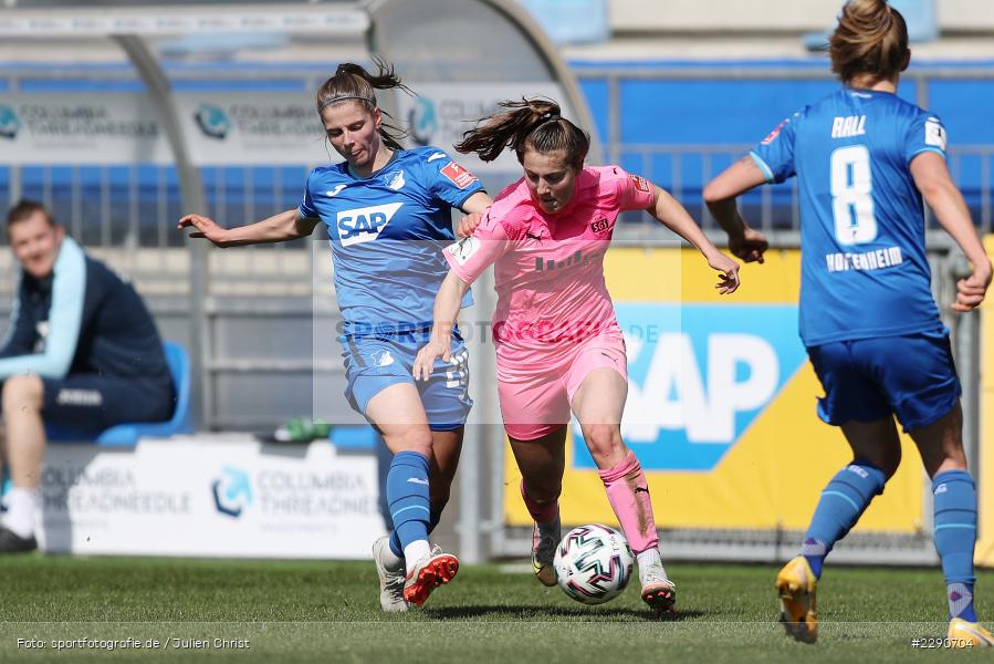 Carlotta Wamser, Tabea Waßmuth, Dietmar-Hopp-Stadion, Sinsheim, 28.03.2021, DFL, sport, action, Fussball, Deutschland, März 2021, Saison 2020/2021, SGS, TSG, Bundesliga, FLYERALARM Frauen-Bundesliga, Frauen, FFBL, SGS Essen, TSG 1899 Hoffenheim - Bild-ID: 2290704