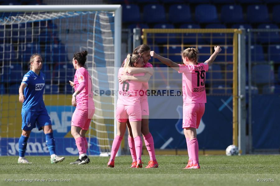 Emotionen, Beke Sterner, Elisa Senß, Sieg, Jubel, Laureta Elmazi, Dietmar-Hopp-Stadion, Sinsheim, 28.03.2021, DFL, sport, action, Fussball, Deutschland, März 2021, Saison 2020/2021, SGS, TSG, Bundesliga, FLYERALARM Frauen-Bundesliga, Frauen, FFBL, SGS Essen, TSG 1899 Hoffenheim - Bild-ID: 2290754
