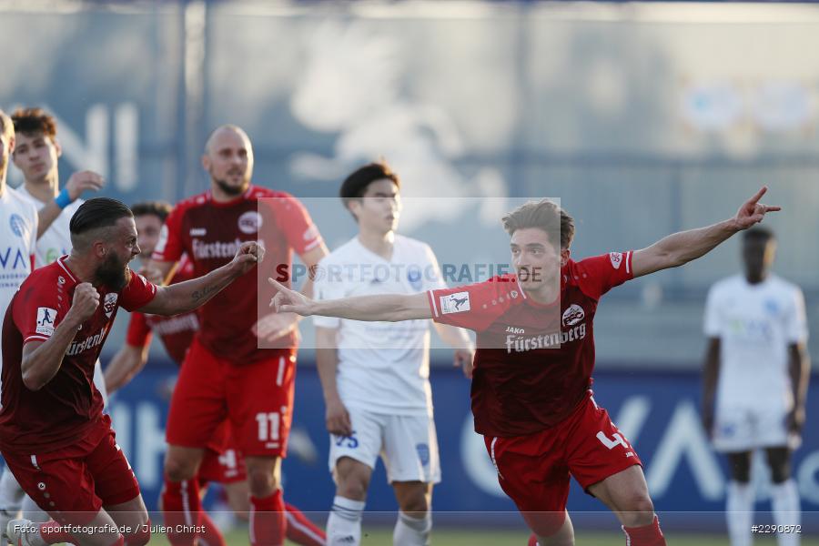 Torjubel, Ylber Lokaj, Main-Echo Arena, Alzenau, 30.03.2021, DFB, sport, action, Fussball, Deutschland, März 2021, Saison 2020/2021, BSC, FCB, 4. Liga, Regionalliga, Regionalliga Südwest, Bahlinger SC, FC Bayern Alzenau - Bild-ID: 2290872