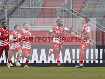 Fotos von FC Würzburger Kickers - SSV Jahn Regensburg auf sportfotografie.de