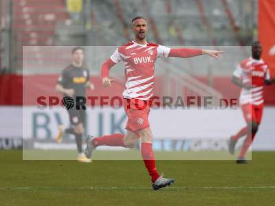 Fotos von FC Würzburger Kickers - SSV Jahn Regensburg auf sportfotografie.de