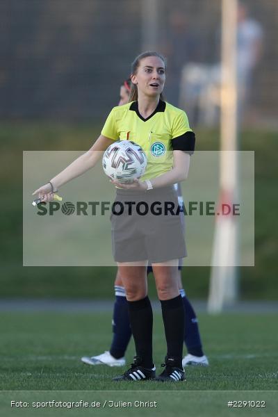 Schiedsrichter, Gestik, Julia Boike, Soccergirl Sportpark, Würzburg, 31.03.2021, DFB, sport, action, Fussball, Deutschland, März 2021, Saison 2020/2021, SGA, FWK, Frauen, Süd, 2. Frauen-Bundesliga, SG 99 Andernach, FC Würzburger Kickers - Bild-ID: 2291022