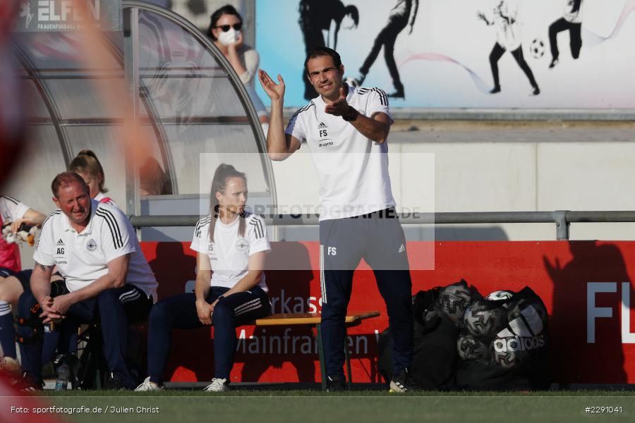 Anweisungen, Hände, Gestik, Florian Stein, Soccergirl Sportpark, Würzburg, 31.03.2021, DFB, sport, action, Fussball, Deutschland, März 2021, Saison 2020/2021, SGA, FWK, Frauen, Süd, 2. Frauen-Bundesliga, SG 99 Andernach, FC Würzburger Kickers - Bild-ID: 2291041