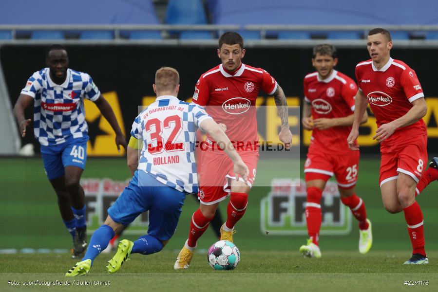 Duell, Tackle, Fabian Holland, David Kownacki, Merck-Stadion, Darmstadt, 04.04.2021, DFL, sport, action, Fussball, Deutschland, April 2021, Saison 2020/2021, F95, SVD, Bundesliga, 2. Bundesliga, Fortuna Düsseldorf, SV Darmstadt 98 - Bild-ID: 2291173