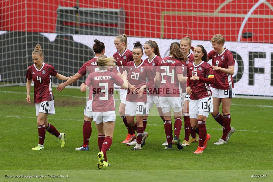 Lina Magull, Jana Feldkamp, Leonie Maier, Kathrin Hendrich, Paulina Krumbiegel, Emotionen, Tor, Torjubel, Sjoeke Nüsken, 10.04.2021, DFB, sport, action, Fussball, April 2021, Australia, Germany, BRITA-Arena, AUS, GER, Wiesbaden, Frauen-Länderspiel, Länderspiel, Australien, Deutschland - Bild-ID: 2291325 Lina Magull, Jana Feldkamp, Leonie Maier, Kathrin Hendrich, Paulina Krumbiegel, Emotionen, Tor, Torjubel, Sjoeke Nüsken, 10.04.2021, DFB, sport, action, Fussball, April 2021, Australia, Germany, BRITA-Arena, AUS, GER, Wiesbaden, Frauen-Länderspiel, Länderspiel, Australien, Deutschland - Bild-ID: 2291325