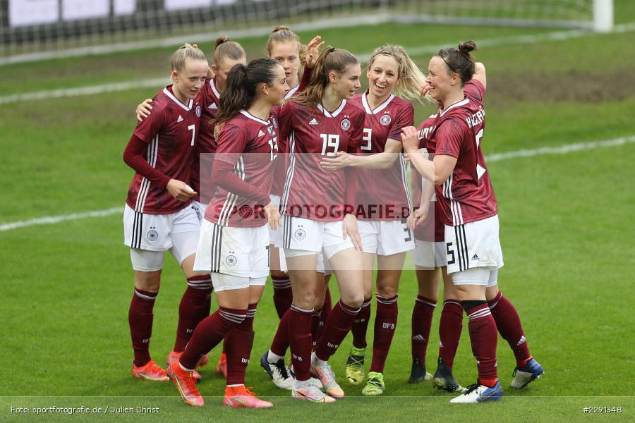 Freude, Emotionen, Tor, Kathrin Hendrich, Torjubel, Jule Brand, 10.04.2021, DFB, sport, action, Fussball, April 2021, Australia, Germany, BRITA-Arena, AUS, GER, Wiesbaden, Frauen-Länderspiel, Länderspiel, Australien, Deutschland - Bild-ID: 2291348 Freude, Emotionen, Tor, Kathrin Hendrich, Torjubel, Jule Brand, 10.04.2021, DFB, sport, action, Fussball, April 2021, Australia, Germany, BRITA-Arena, AUS, GER, Wiesbaden, Frauen-Länderspiel, Länderspiel, Australien, Deutschland - Bild-ID: 2291348