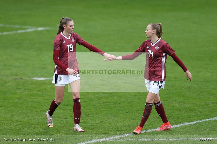 Abklatschen, Laura Freigang, Jule Brand, 10.04.2021, DFB, sport, action, Fussball, April 2021, Australia, Germany, BRITA-Arena, AUS, GER, Wiesbaden, Frauen-Länderspiel, Länderspiel, Australien, Deutschland - Bild-ID: 2291357 Abklatschen, Laura Freigang, Jule Brand, 10.04.2021, DFB, sport, action, Fussball, April 2021, Australia, Germany, BRITA-Arena, AUS, GER, Wiesbaden, Frauen-Länderspiel, Länderspiel, Australien, Deutschland - Bild-ID: 2291357