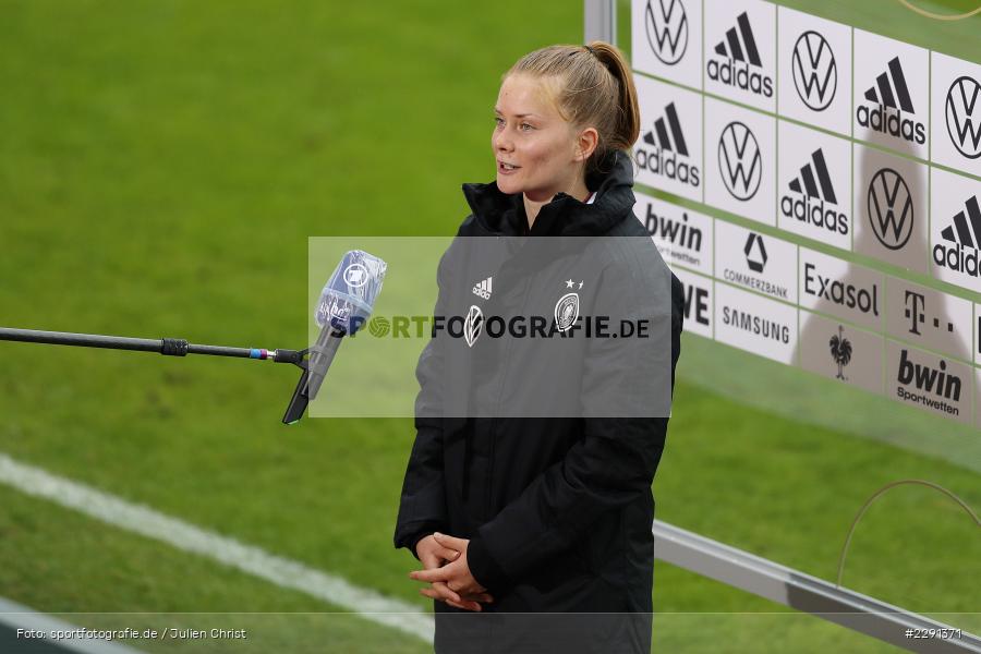 Strahlend, Glücklich, Interview, Sjoeke Nüsken, 10.04.2021, DFB, sport, action, Fussball, April 2021, Australia, Germany, BRITA-Arena, AUS, GER, Wiesbaden, Frauen-Länderspiel, Länderspiel, Australien, Deutschland - Bild-ID: 2291371 Strahlend, Glücklich, Interview, Sjoeke Nüsken, 10.04.2021, DFB, sport, action, Fussball, April 2021, Australia, Germany, BRITA-Arena, AUS, GER, Wiesbaden, Frauen-Länderspiel, Länderspiel, Australien, Deutschland - Bild-ID: 2291371