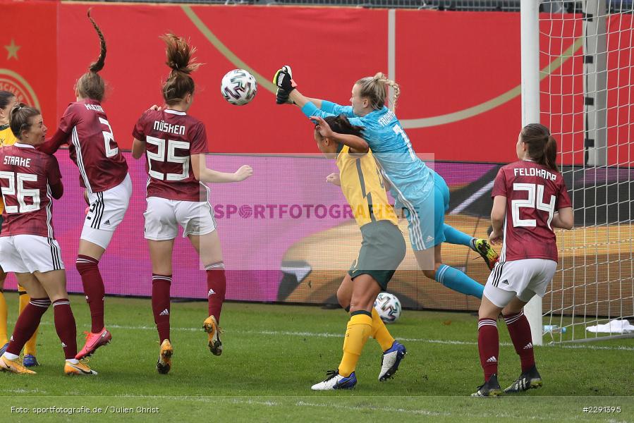 Eckball, Sjoeke Nüsken, Amy Sayer, Merle Frohms, 10.04.2021, DFB, sport, action, Fussball, April 2021, Australia, Germany, BRITA-Arena, AUS, GER, Wiesbaden, Frauen-Länderspiel, Länderspiel, Australien, Deutschland - Bild-ID: 2291395 Eckball, Sjoeke Nüsken, Amy Sayer, Merle Frohms, 10.04.2021, DFB, sport, action, Fussball, April 2021, Australia, Germany, BRITA-Arena, AUS, GER, Wiesbaden, Frauen-Länderspiel, Länderspiel, Australien, Deutschland - Bild-ID: 2291395