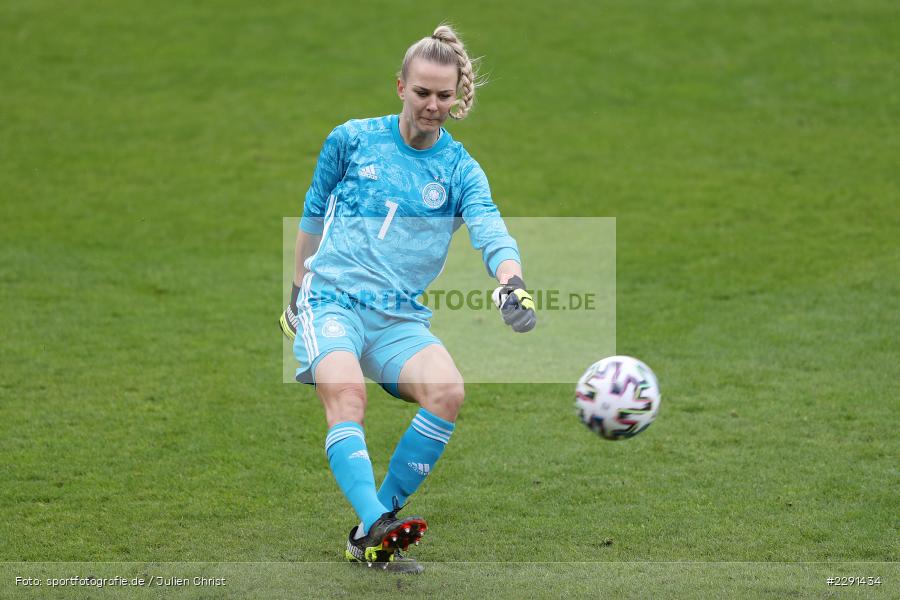 Merle Frohms, 10.04.2021, DFB, sport, action, Fussball, April 2021, Australia, Germany, BRITA-Arena, AUS, GER, Wiesbaden, Frauen-Länderspiel, Länderspiel, Australien, Deutschland - Bild-ID: 2291434