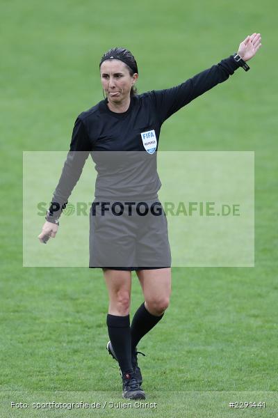 FIFA, Referee, Hände, Arme, gestikuliert, Marta Frias Acedo, 10.04.2021, DFB, sport, action, Fussball, April 2021, Australia, Germany, BRITA-Arena, AUS, GER, Wiesbaden, Frauen-Länderspiel, Länderspiel, Australien, Deutschland - Bild-ID: 2291441 FIFA, Referee, Hände, Arme, gestikuliert, Marta Frias Acedo, 10.04.2021, DFB, sport, action, Fussball, April 2021, Australia, Germany, BRITA-Arena, AUS, GER, Wiesbaden, Frauen-Länderspiel, Länderspiel, Australien, Deutschland - Bild-ID: 2291441