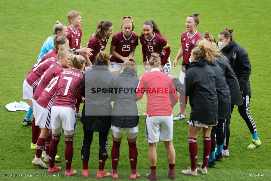 Tabea Waßmuth, Lea Schueller, Marina Hegering, Sara Däbritz, Sjoeke Nüsken, Einschwören, Mannschaftskreis, 10.04.2021, DFB, sport, action, Fussball, April 2021, Australia, Germany, BRITA-Arena, AUS, GER, Wiesbaden, Frauen-Länderspiel, Länderspiel, Australien, Deutschland - Bild-ID: 2291446 Tabea Waßmuth, Lea Schueller, Marina Hegering, Sara Däbritz, Sjoeke Nüsken, Einschwören, Mannschaftskreis, 10.04.2021, DFB, sport, action, Fussball, April 2021, Australia, Germany, BRITA-Arena, AUS, GER, Wiesbaden, Frauen-Länderspiel, Länderspiel, Australien, Deutschland - Bild-ID: 2291446