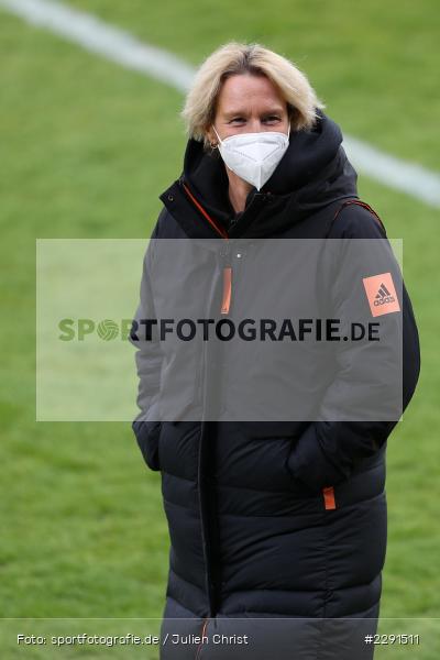 Hoch, Martina Voss-Tecklenburg, 10.04.2021, DFB, sport, action, Fussball, April 2021, Australia, Germany, BRITA-Arena, AUS, GER, Wiesbaden, Frauen-Länderspiel, Länderspiel, Australien, Deutschland - Bild-ID: 2291511 Hoch, Martina Voss-Tecklenburg, 10.04.2021, DFB, sport, action, Fussball, April 2021, Australia, Germany, BRITA-Arena, AUS, GER, Wiesbaden, Frauen-Länderspiel, Länderspiel, Australien, Deutschland - Bild-ID: 2291511