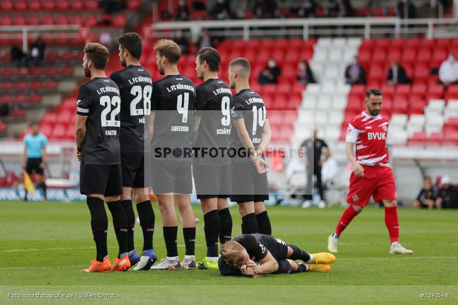 Freistoss, Johannes Geis, FLYERALARM Arena, Würzburg, 11.04.2021, DFL, sport, action, Fussball, Deutschland, April 2021, Saison 2020/2021, FCN, FWK, Bundesliga, 2. Bundesliga, 1. FC Nürnberg, FC Würzburger Kickers - Bild-ID: 2291548