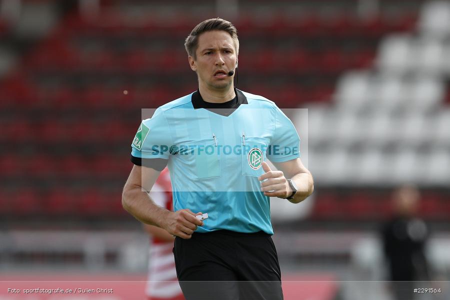 Schiedsrichter, Tobias Reichel, FLYERALARM Arena, Würzburg, 11.04.2021, DFL, sport, action, Fussball, Deutschland, April 2021, Saison 2020/2021, FCN, FWK, Bundesliga, 2. Bundesliga, 1. FC Nürnberg, FC Würzburger Kickers - Bild-ID: 2291564 Schiedsrichter, Tobias Reichel, FLYERALARM Arena, Würzburg, 11.04.2021, DFL, sport, action, Fussball, Deutschland, April 2021, Saison 2020/2021, FCN, FWK, Bundesliga, 2. Bundesliga, 1. FC Nürnberg, FC Würzburger Kickers - Bild-ID: 2291564