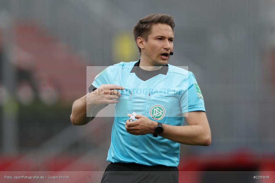 Schiedsrichter, Tobias Reichel, FLYERALARM Arena, Würzburg, 11.04.2021, DFL, sport, action, Fussball, Deutschland, April 2021, Saison 2020/2021, FCN, FWK, Bundesliga, 2. Bundesliga, 1. FC Nürnberg, FC Würzburger Kickers - Bild-ID: 2291618 Schiedsrichter, Tobias Reichel, FLYERALARM Arena, Würzburg, 11.04.2021, DFL, sport, action, Fussball, Deutschland, April 2021, Saison 2020/2021, FCN, FWK, Bundesliga, 2. Bundesliga, 1. FC Nürnberg, FC Würzburger Kickers - Bild-ID: 2291618