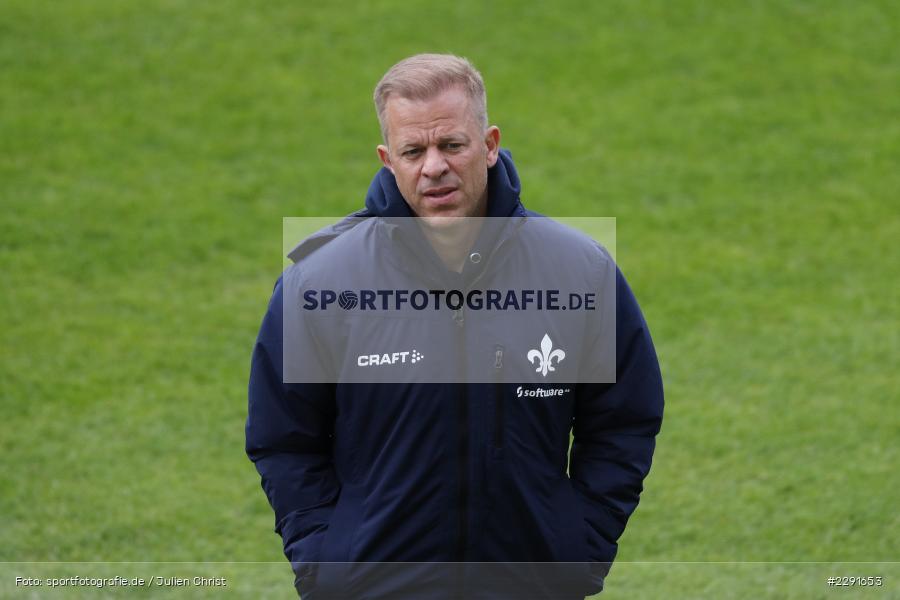 Looks on, Cheftrainer, Trainer, Markus Anfang, Merck-Stadion, Darmstadt, 16.04.2021, DFL, sport, action, Fussball, Deutschland, April 2021, Saison 2020/2021, SGF, SVD, Bundesliga, 2. Bundesliga, SpVgg Greuther Fürth, SV Darmstadt 98 - Bild-ID: 2291653 Looks on, Cheftrainer, Trainer, Markus Anfang, Merck-Stadion, Darmstadt, 16.04.2021, DFL, sport, action, Fussball, Deutschland, April 2021, Saison 2020/2021, SGF, SVD, Bundesliga, 2. Bundesliga, SpVgg Greuther Fürth, SV Darmstadt 98 - Bild-ID: 2291653