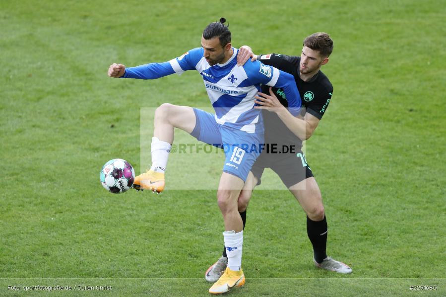 Anton Stach, Serdar Dursun, Merck-Stadion, Darmstadt, 16.04.2021, DFL, sport, action, Fussball, Deutschland, April 2021, Saison 2020/2021, SGF, SVD, Bundesliga, 2. Bundesliga, SpVgg Greuther Fürth, SV Darmstadt 98 - Bild-ID: 2291680