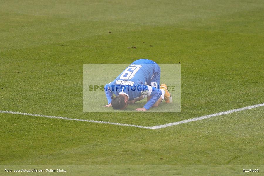 Pitch, Rasen küssen, Emotionen, Torjubel, Serdar Dursun, Merck-Stadion, Darmstadt, 16.04.2021, DFL, sport, action, Fussball, Deutschland, April 2021, Saison 2020/2021, SGF, SVD, Bundesliga, 2. Bundesliga, SpVgg Greuther Fürth, SV Darmstadt 98 - Bild-ID: 2291685 Pitch, Rasen küssen, Emotionen, Torjubel, Serdar Dursun, Merck-Stadion, Darmstadt, 16.04.2021, DFL, sport, action, Fussball, Deutschland, April 2021, Saison 2020/2021, SGF, SVD, Bundesliga, 2. Bundesliga, SpVgg Greuther Fürth, SV Darmstadt 98 - Bild-ID: 2291685