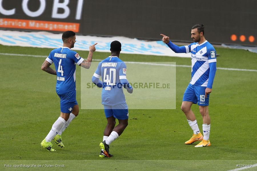 Erich Berko, Mimik, Gestik, Freude, Emotionen, Torjubel, Victor Palsson, Serdar Dursun, Merck-Stadion, Darmstadt, 16.04.2021, DFL, sport, action, Fussball, Deutschland, April 2021, Saison 2020/2021, SGF, SVD, Bundesliga, 2. Bundesliga, SpVgg Greuther Fürth, SV Darmstadt 98 - Bild-ID: 2291690 Erich Berko, Mimik, Gestik, Freude, Emotionen, Torjubel, Victor Palsson, Serdar Dursun, Merck-Stadion, Darmstadt, 16.04.2021, DFL, sport, action, Fussball, Deutschland, April 2021, Saison 2020/2021, SGF, SVD, Bundesliga, 2. Bundesliga, SpVgg Greuther Fürth, SV Darmstadt 98 - Bild-ID: 2291690