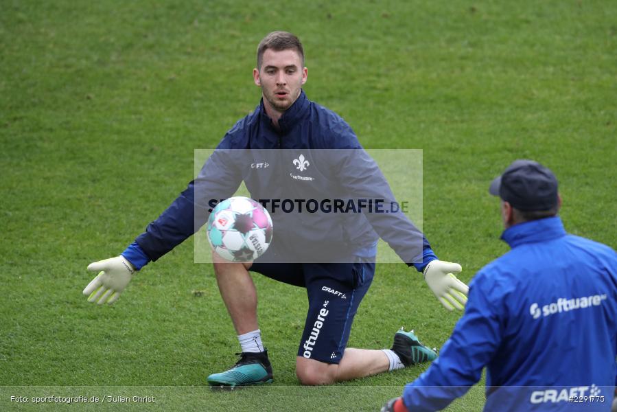 Aufwärmen, Carl Klaus, Merck-Stadion, Darmstadt, 16.04.2021, DFL, sport, action, Fussball, Deutschland, April 2021, Saison 2020/2021, SGF, SVD, Bundesliga, 2. Bundesliga, SpVgg Greuther Fürth, SV Darmstadt 98 - Bild-ID: 2291775