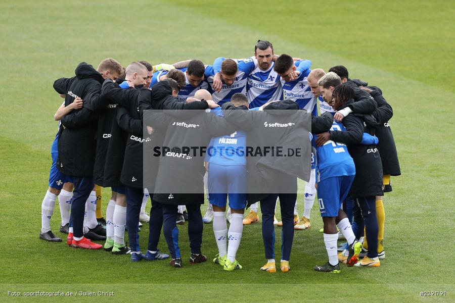 Matthias Bader, John Peter Sesay, Victor Palsson, Fabian Holland, Mathias Honsak, Tobias Kempe, Serdar Dursun, Merck-Stadion, Darmstadt, 16.04.2021, DFL, sport, action, Fussball, Deutschland, April 2021, Saison 2020/2021, SGF, SVD, Bundesliga, 2. Bundesliga, SpVgg Greuther Fürth, SV Darmstadt 98 - Bild-ID: 2291791 Matthias Bader, John Peter Sesay, Victor Palsson, Fabian Holland, Mathias Honsak, Tobias Kempe, Serdar Dursun, Merck-Stadion, Darmstadt, 16.04.2021, DFL, sport, action, Fussball, Deutschland, April 2021, Saison 2020/2021, SGF, SVD, Bundesliga, 2. Bundesliga, SpVgg Greuther Fürth, SV Darmstadt 98 - Bild-ID: 2291791