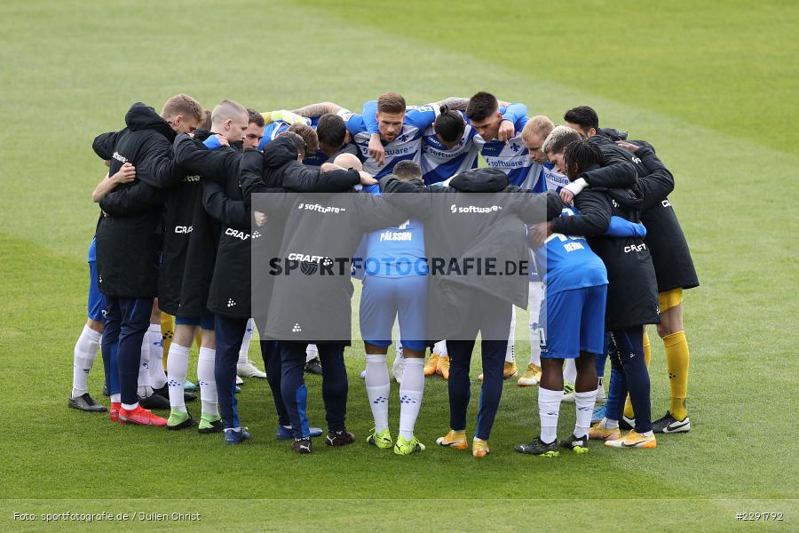 Matthias Bader, John Peter Sesay, Victor Palsson, Fabian Holland, Mathias Honsak, Tobias Kempe, Serdar Dursun, Merck-Stadion, Darmstadt, 16.04.2021, DFL, sport, action, Fussball, Deutschland, April 2021, Saison 2020/2021, SGF, SVD, Bundesliga, 2. Bundesliga, SpVgg Greuther Fürth, SV Darmstadt 98 - Bild-ID: 2291792 Matthias Bader, John Peter Sesay, Victor Palsson, Fabian Holland, Mathias Honsak, Tobias Kempe, Serdar Dursun, Merck-Stadion, Darmstadt, 16.04.2021, DFL, sport, action, Fussball, Deutschland, April 2021, Saison 2020/2021, SGF, SVD, Bundesliga, 2. Bundesliga, SpVgg Greuther Fürth, SV Darmstadt 98 - Bild-ID: 2291792