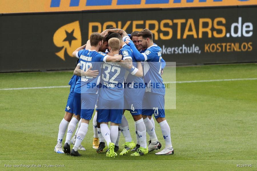 Matthias Bader, Fabian Holland, Torjubel, Tor, Tobias Kempe, Merck-Stadion, Darmstadt, 16.04.2021, DFL, sport, action, Fussball, Deutschland, April 2021, Saison 2020/2021, SGF, SVD, Bundesliga, 2. Bundesliga, SpVgg Greuther Fürth, SV Darmstadt 98 - Bild-ID: 2291795 Matthias Bader, Fabian Holland, Torjubel, Tor, Tobias Kempe, Merck-Stadion, Darmstadt, 16.04.2021, DFL, sport, action, Fussball, Deutschland, April 2021, Saison 2020/2021, SGF, SVD, Bundesliga, 2. Bundesliga, SpVgg Greuther Fürth, SV Darmstadt 98 - Bild-ID: 2291795