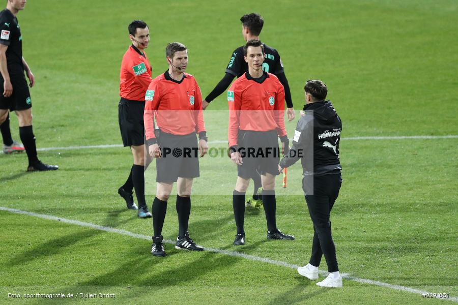 Stefan Leitl, Schiedsrichter, Christian Bandurski, Frank Willenborg, Merck-Stadion, Darmstadt, 16.04.2021, DFL, sport, action, Fussball, Deutschland, April 2021, Saison 2020/2021, SGF, SVD, Bundesliga, 2. Bundesliga, SpVgg Greuther Fürth, SV Darmstadt 98 - Bild-ID: 2291831