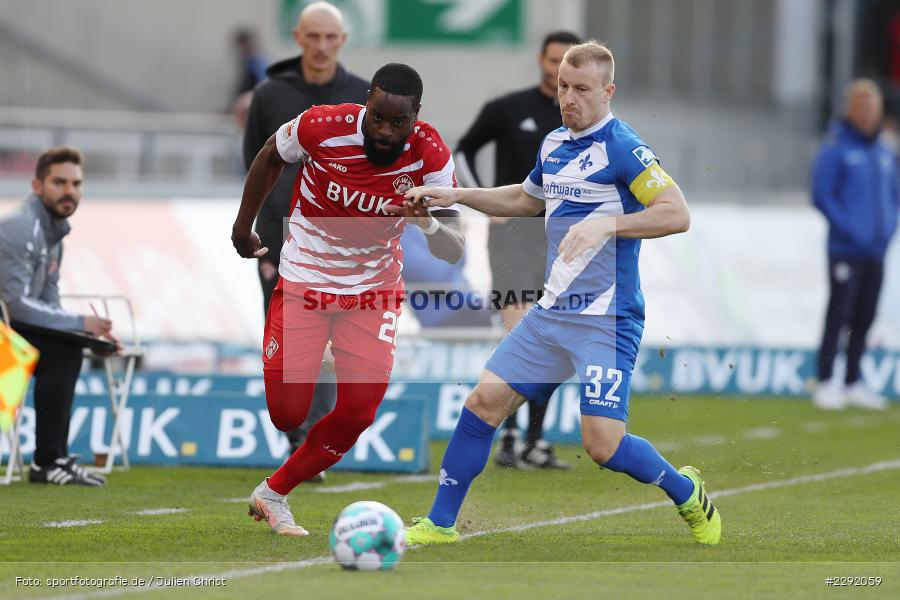 Fabian Holland, Ridge Munsy, FLYERALARM-Arena, Würzburg, 20.04.2021, DFL, sport, action, Fussball, Deutschland, April 2021, Saison 2020/2021, SVD, FWK, Bundesliga, 2. Bundesliga, SV Darmstadt 98, FC Würzburger Kickers - Bild-ID: 2292059