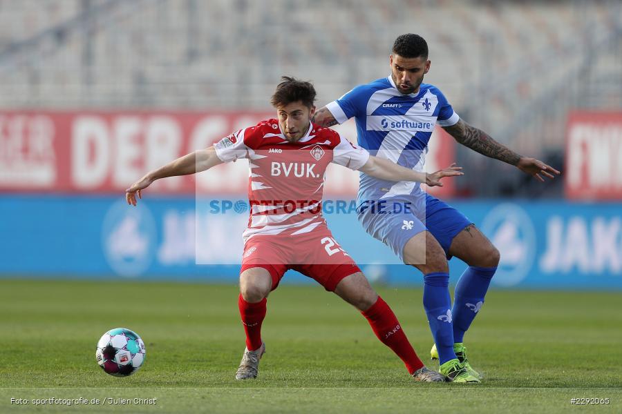 Victor Palsson, Dominik Meisel, FLYERALARM-Arena, Würzburg, 20.04.2021, DFL, sport, action, Fussball, Deutschland, April 2021, Saison 2020/2021, SVD, FWK, Bundesliga, 2. Bundesliga, SV Darmstadt 98, FC Würzburger Kickers - Bild-ID: 2292065