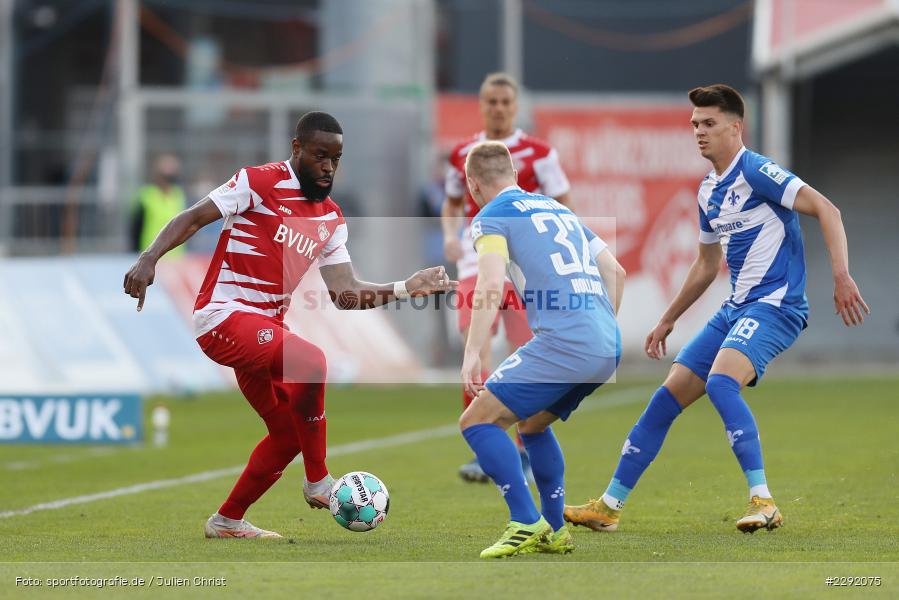 Fabian Holland, Ridge Munsy, FLYERALARM-Arena, Würzburg, 20.04.2021, DFL, sport, action, Fussball, Deutschland, April 2021, Saison 2020/2021, SVD, FWK, Bundesliga, 2. Bundesliga, SV Darmstadt 98, FC Würzburger Kickers - Bild-ID: 2292075 Fabian Holland, Ridge Munsy, FLYERALARM-Arena, Würzburg, 20.04.2021, DFL, sport, action, Fussball, Deutschland, April 2021, Saison 2020/2021, SVD, FWK, Bundesliga, 2. Bundesliga, SV Darmstadt 98, FC Würzburger Kickers - Bild-ID: 2292075